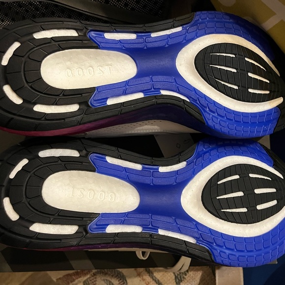 Men’s Adidas Pureboost 22 Running Shoe size 11 New never worn - Picture 8 of 10